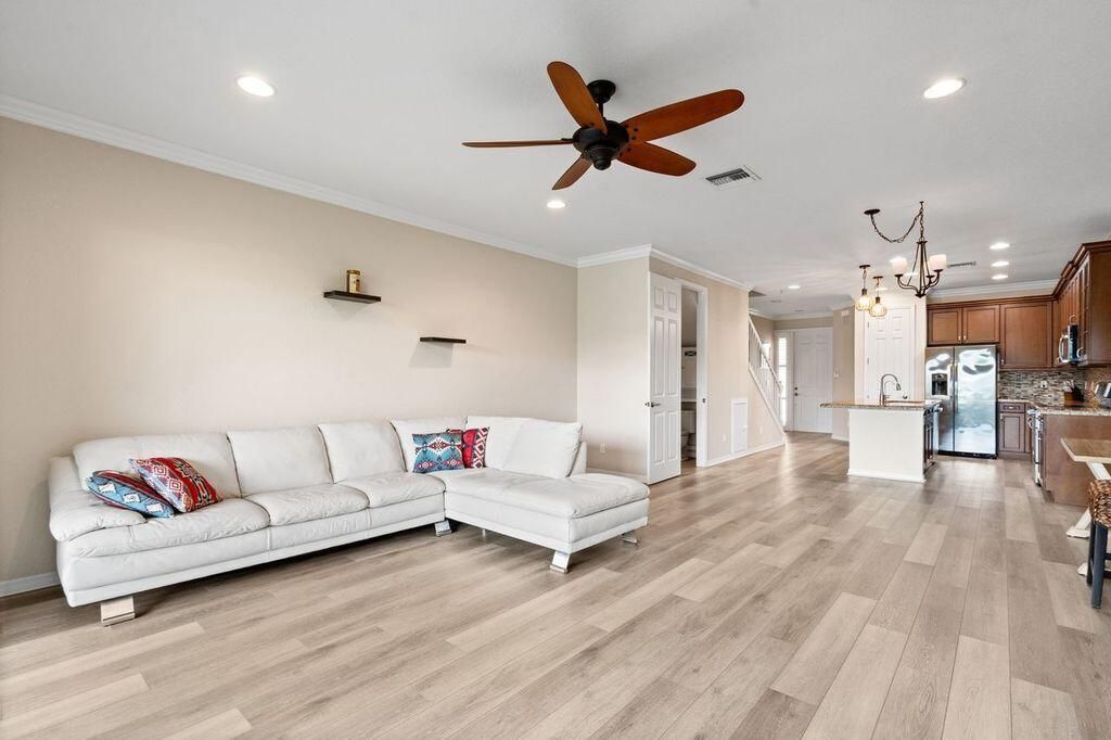 626 SW Glen Crest Way, Stuart, FL 34997 Photo