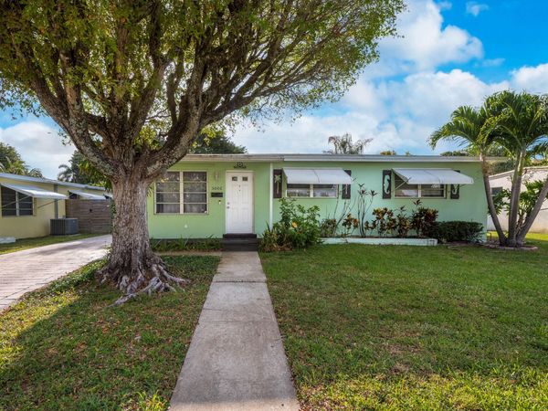 5606 Hobart Avenue, West Palm Beach, FL 33405