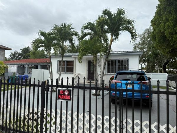 5940 SW 2nd St , Miami, FL 33144
