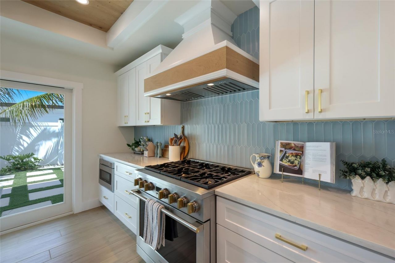 6401 Marina Drive , Holmes Beach, FL 34217 Photo