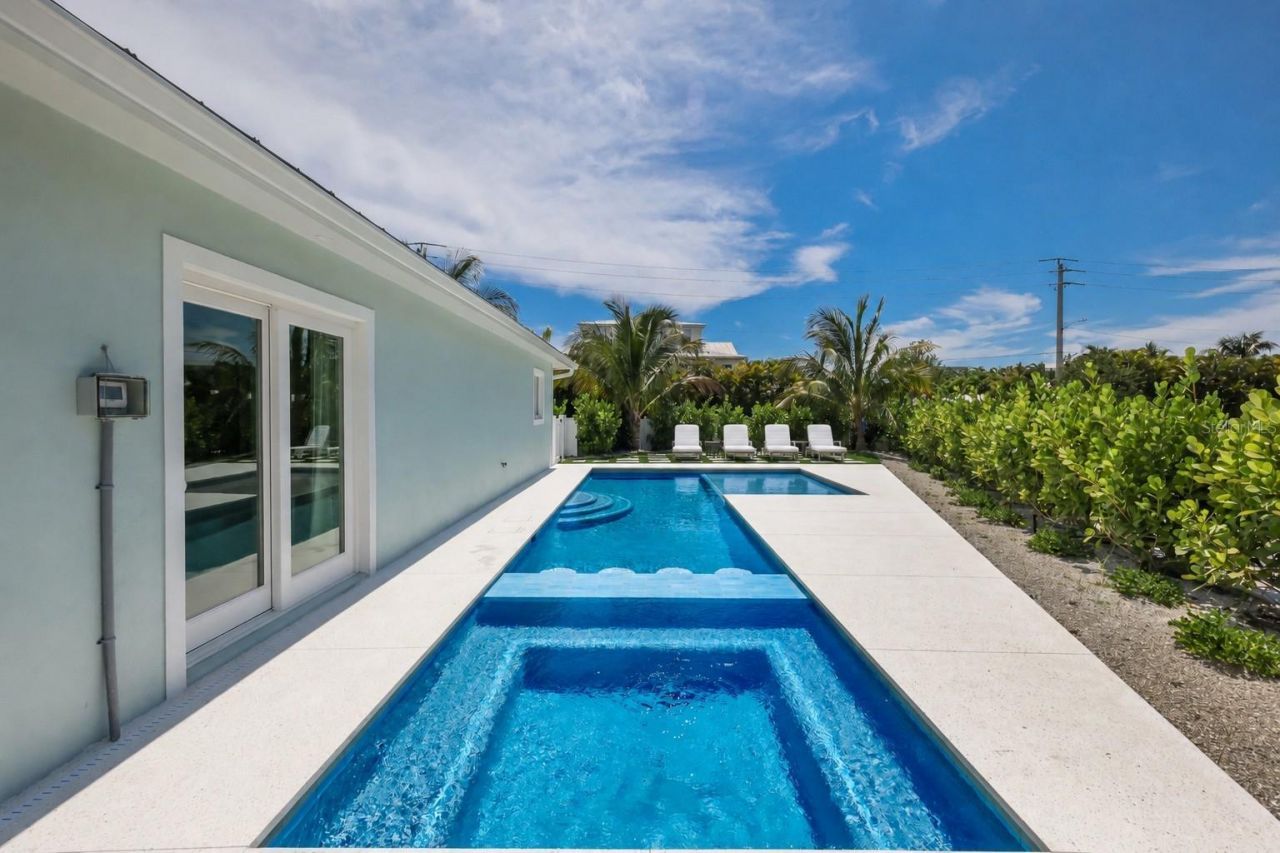 6401 Marina Drive, Holmes Beach, FL 34217 Photo