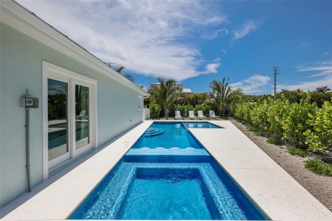 6401 Marina Drive , Holmes Beach, FL 34217 Photo