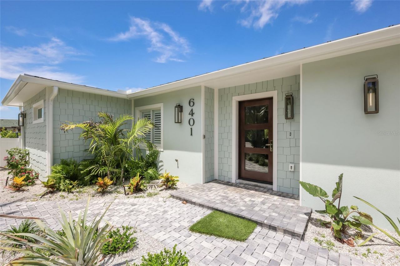 6401 Marina Drive , Holmes Beach, FL 34217 Photo