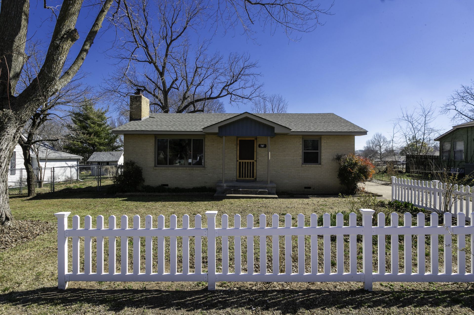 707 S Cherokee Street , Grove, OK 74344 Main Photo