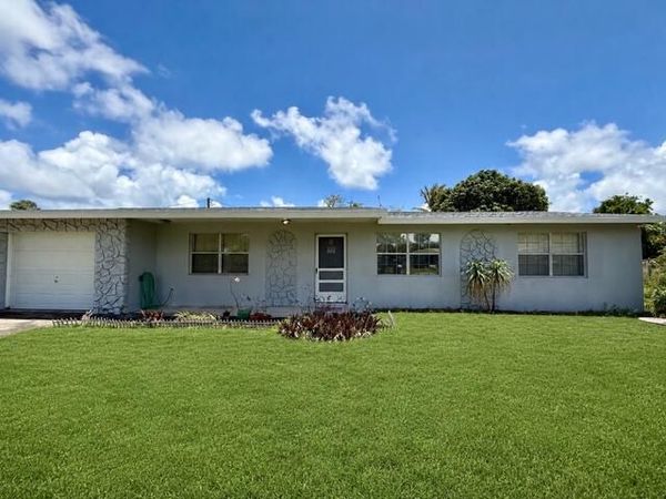 717 SE Alamanda, Stuart, FL 34996