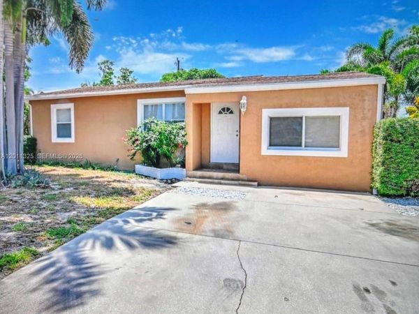 822 Avenida Hermosa , West Palm Beach, FL 33405