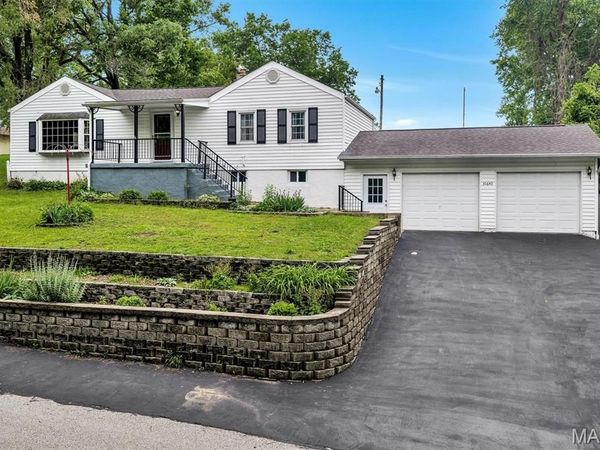 10640 Clarendon Avenue, St Louis, MO 63114