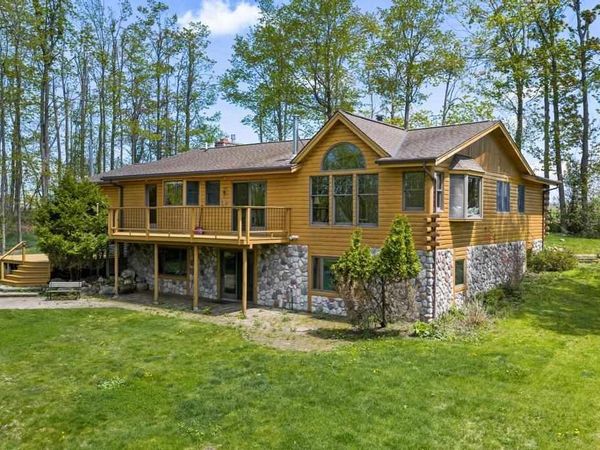 1396 Blackbird Road, Petoskey, MI 49770