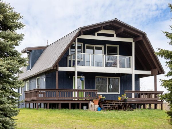 7825 Lake Leelanau Drive S, Traverse City, MI 49684
