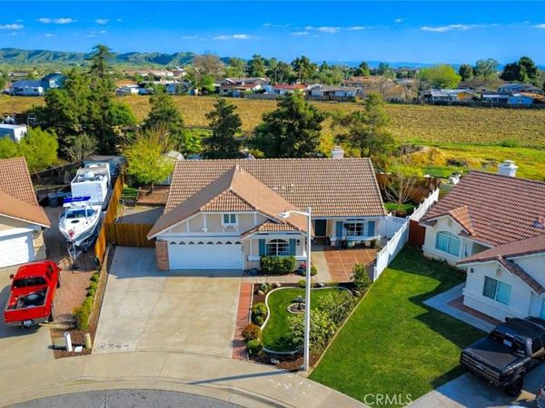 1063 Barnes Court, Calimesa, CA 92320