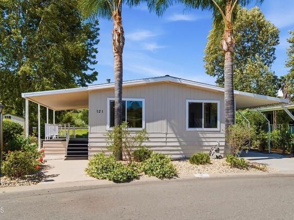 15750 Arroyo Drive, Unit 121, Moorpark, CA 93021