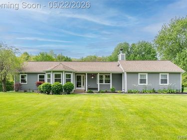 542 Tracey Lane, Brighton Twp, MI 48114