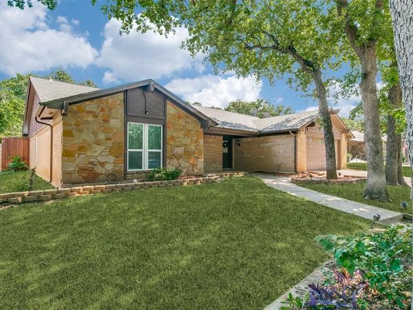 3012 Pin Oak Lane, Bedford, TX 76021