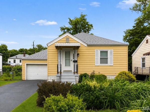 3557 Saint Joachim Lane, St Ann, MO 63074