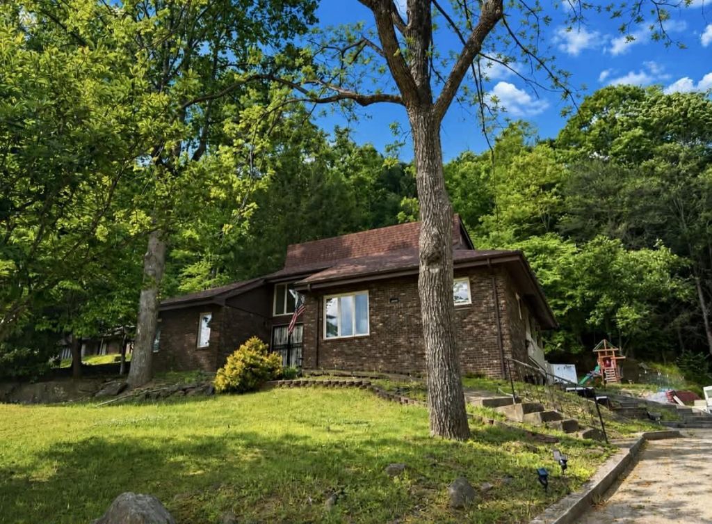 744 Woodland Hills , Harlan, KY 40831