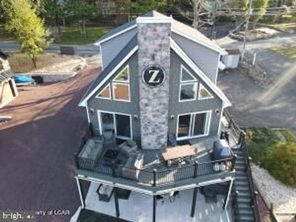 90 S LAKE DRIVE , LAKE HARMONY, PA 18624