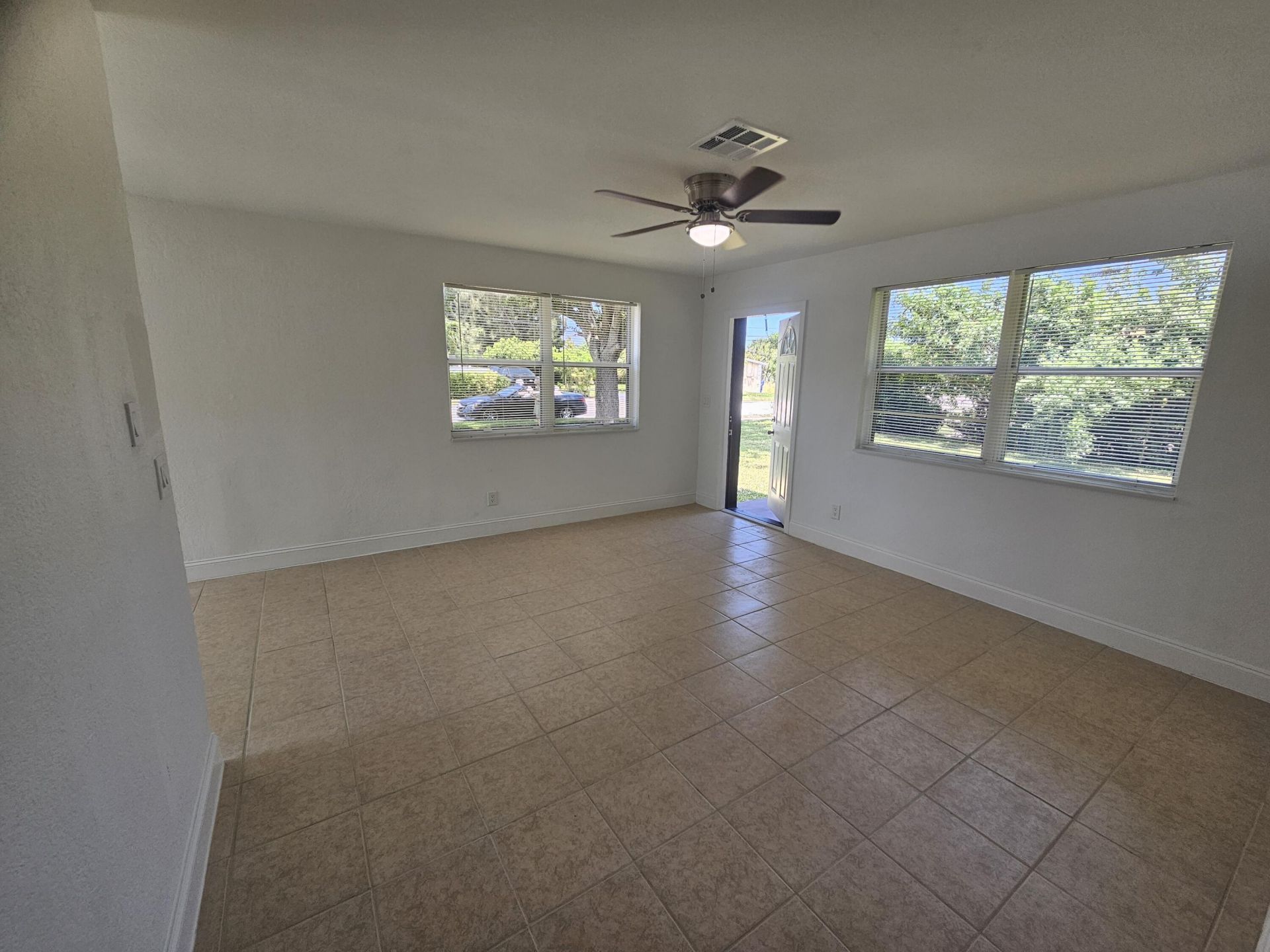 1605 W 10th Street, Riviera Beach, FL 33404 Photo