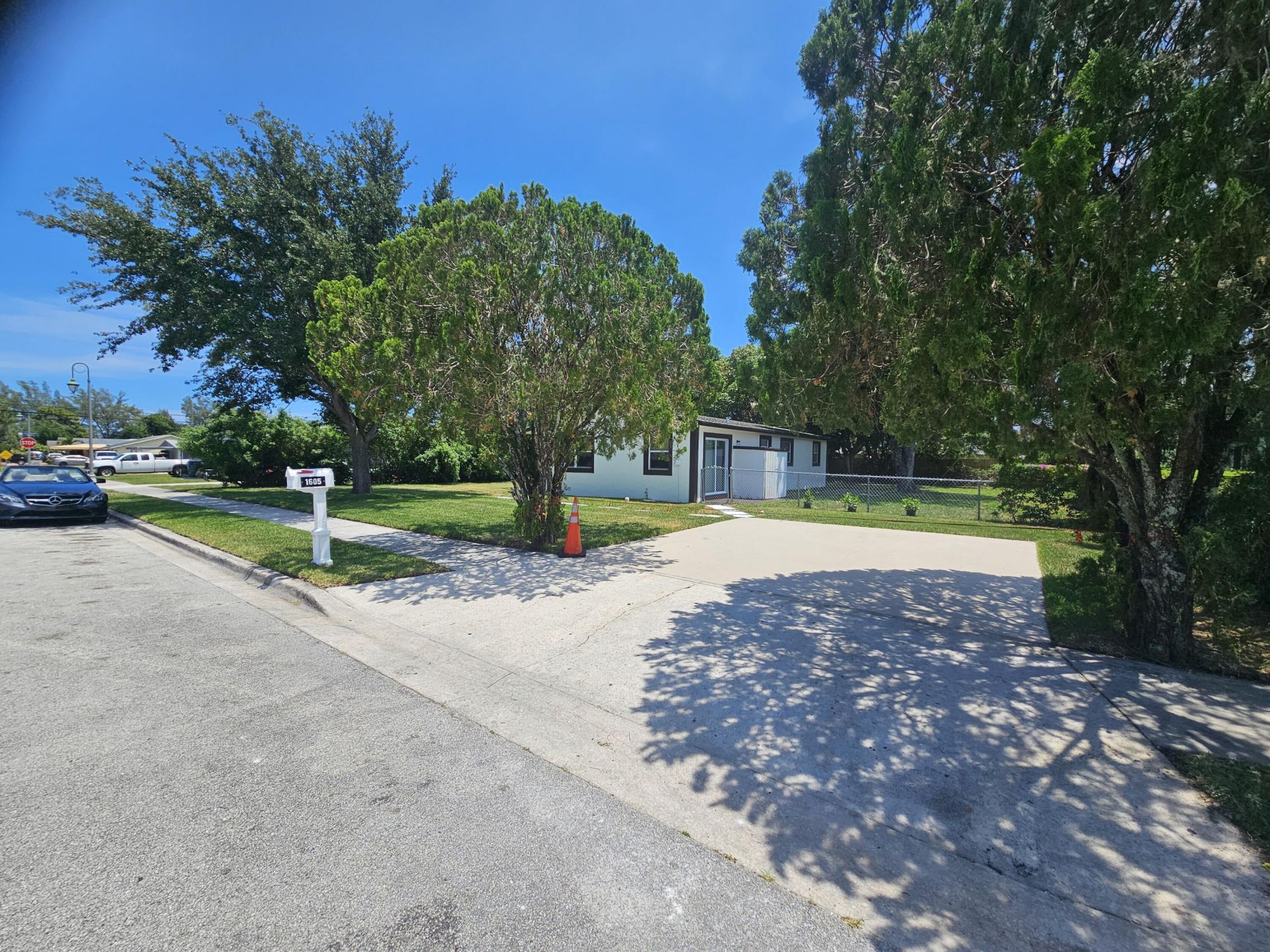 1605 W 10th Street, Riviera Beach, FL 33404 Photo
