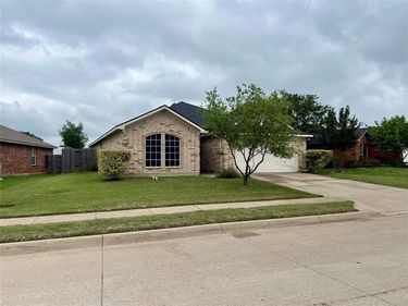 12201 Rolling Ridge Drive, Fort Worth, TX 76028