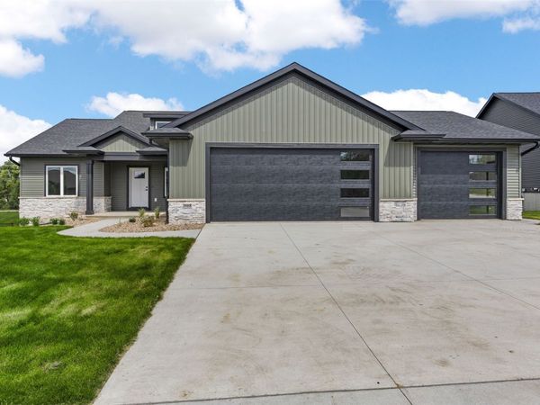 3988 Peridot Dr, Marion, IA 52302