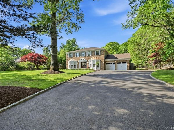 19 Quaker Hill Road, Stony Brook, NY 11790