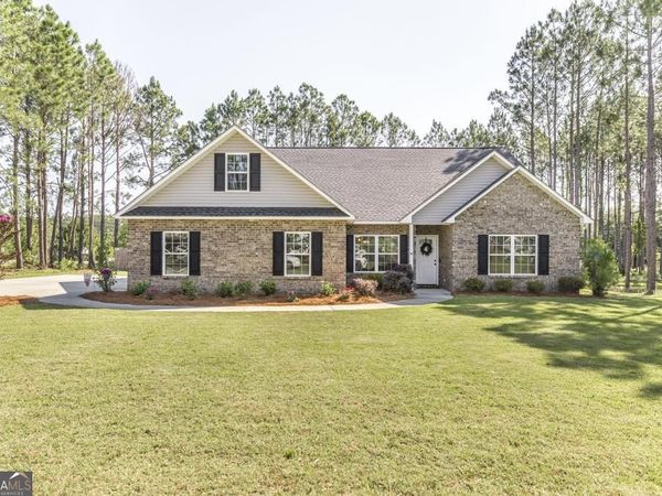 609 Live Oak Way, Dublin, GA 31021
