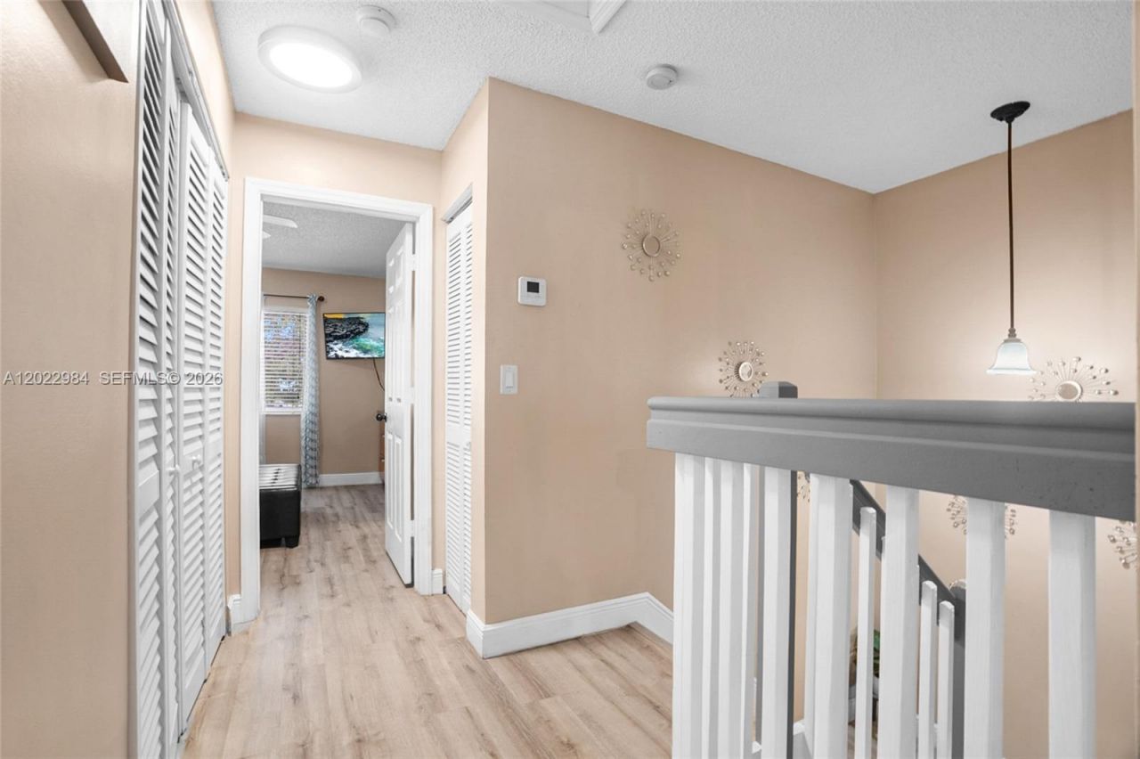 881 NW 208th Dr , Pembroke Pines, FL 33029 Photo