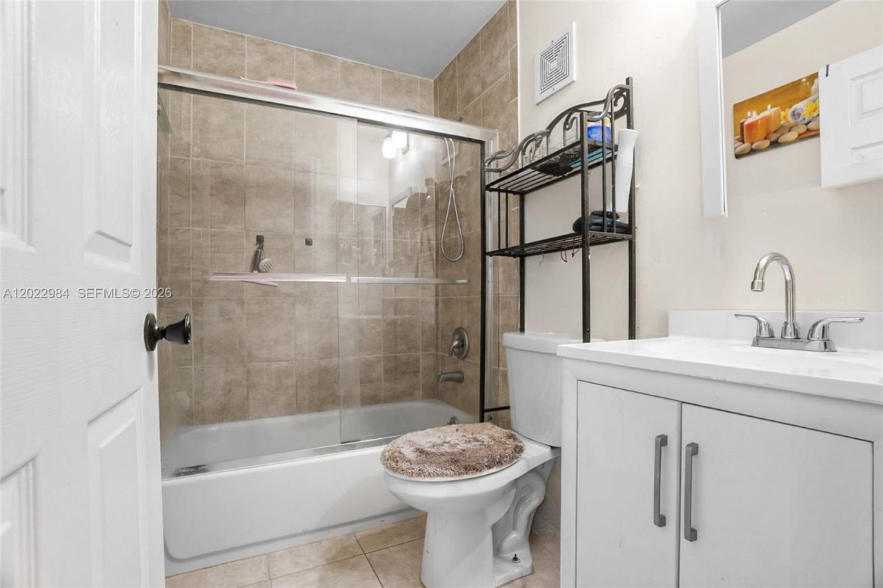 881 NW 208th Dr , Pembroke Pines, FL 33029 Photo