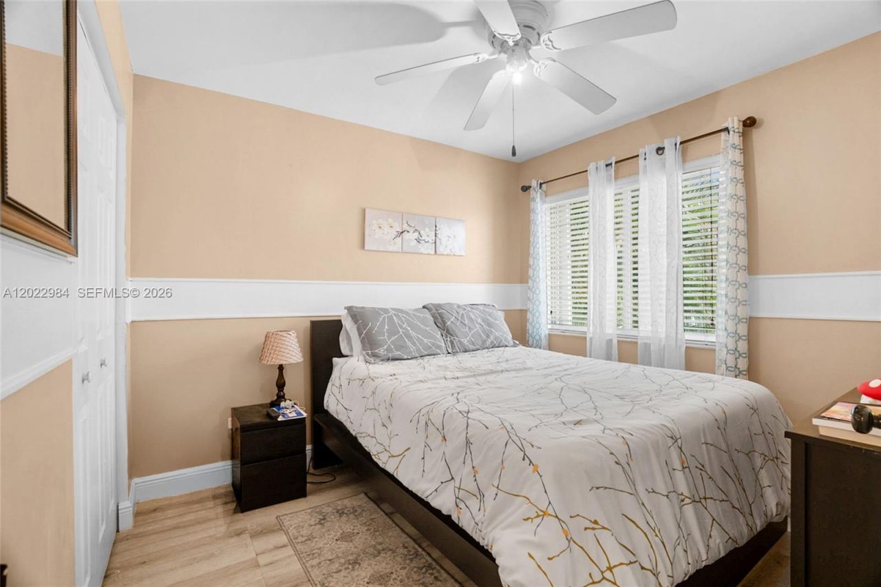 881 NW 208th Dr , Pembroke Pines, FL 33029 Photo