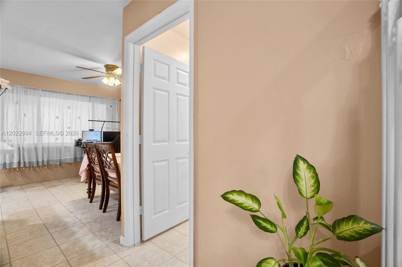 881 NW 208th Dr , Pembroke Pines, FL 33029 Photo