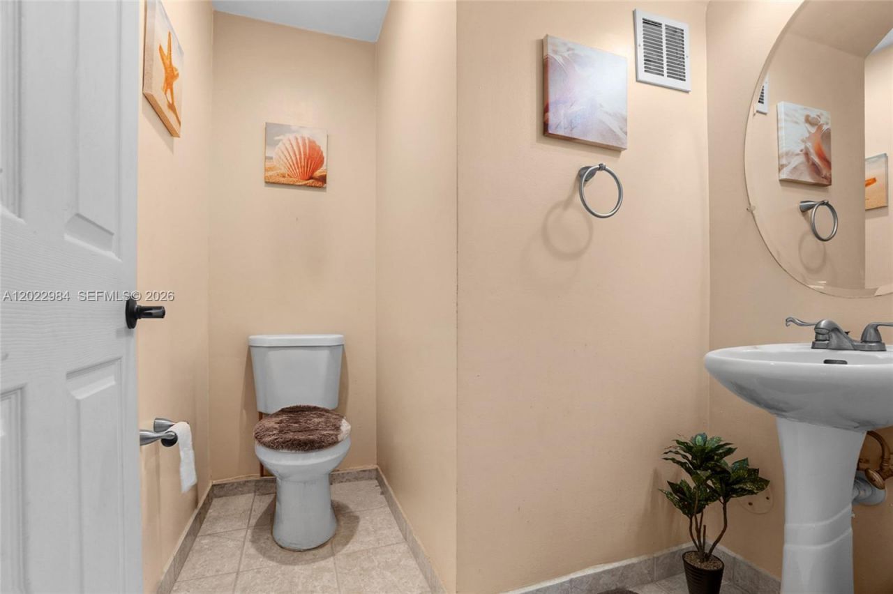 881 NW 208th Dr , Pembroke Pines, FL 33029 Photo