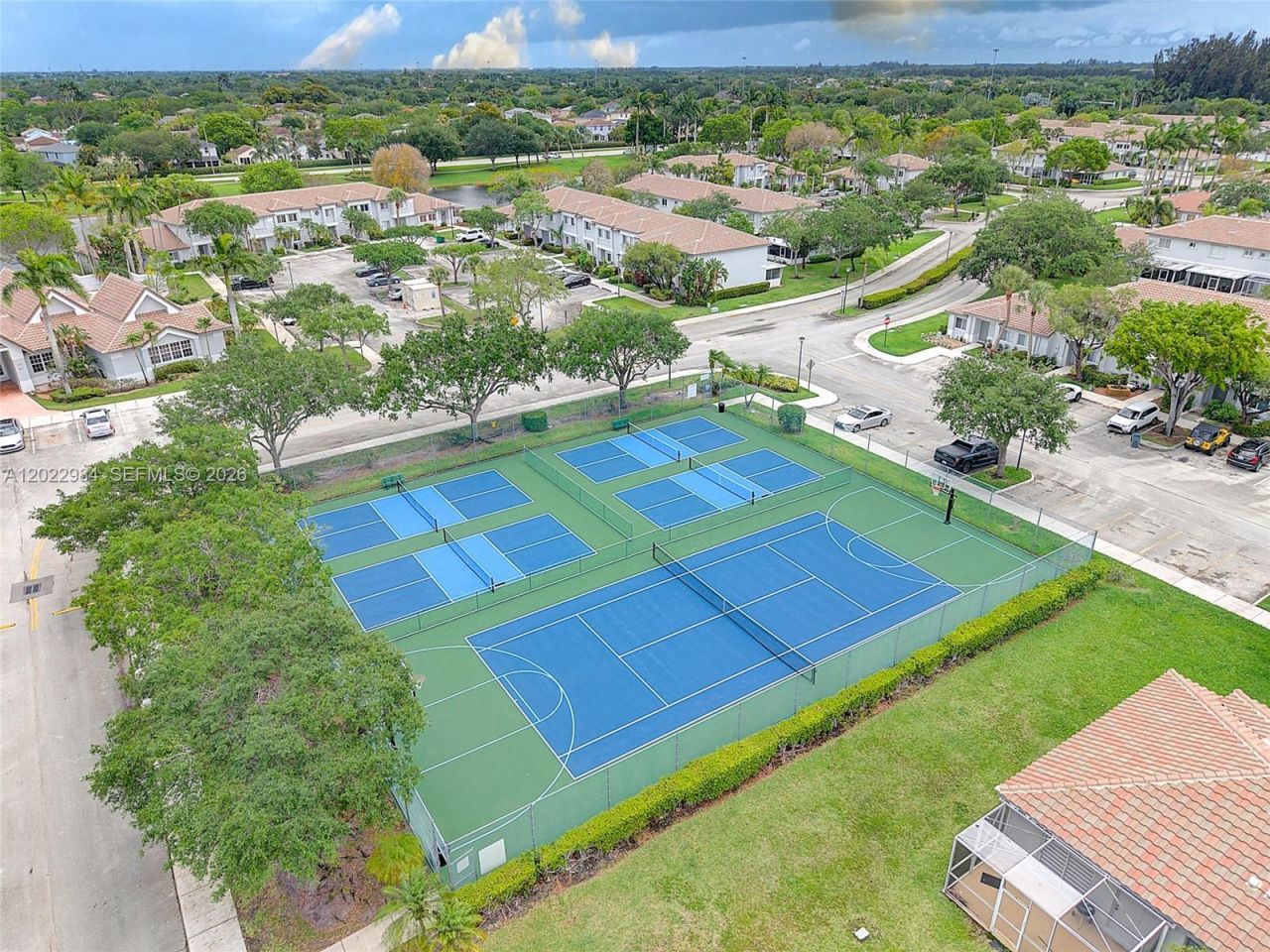 881 NW 208th Dr , Pembroke Pines, FL 33029 Photo