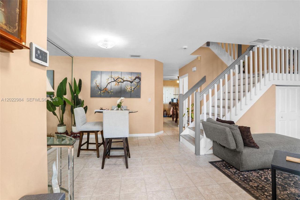 881 NW 208th Dr , Pembroke Pines, FL 33029 Photo