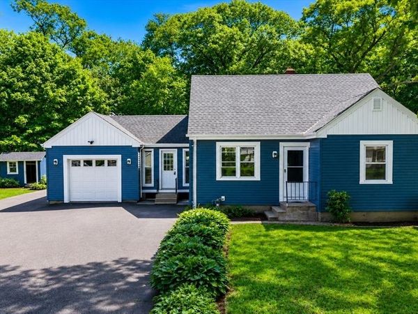 22 Balmoral Ct, Seekonk, MA 02771