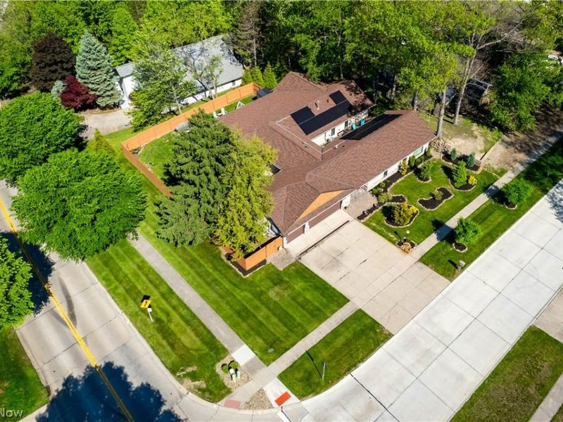 12674 Moss Point Road, Strongsville, OH 44136 Photo 3