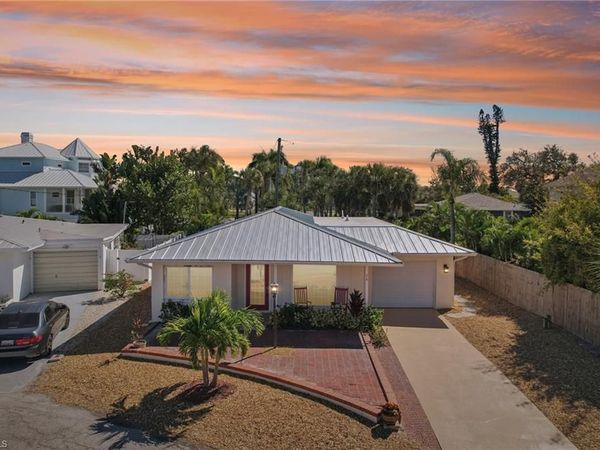210 Hibiscus DR , FORT MYERS BEACH, FL 33931