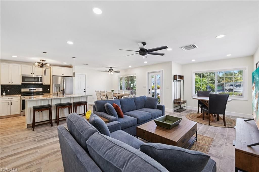 210 Hibiscus Dr, Fort Myers Beach, FL 33931 Photo