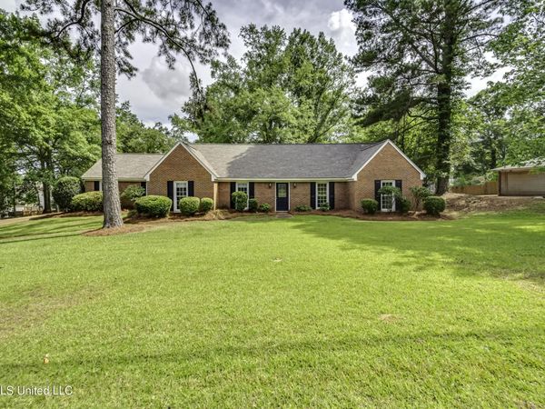 11 Village Drive, Madison, MS 39110
