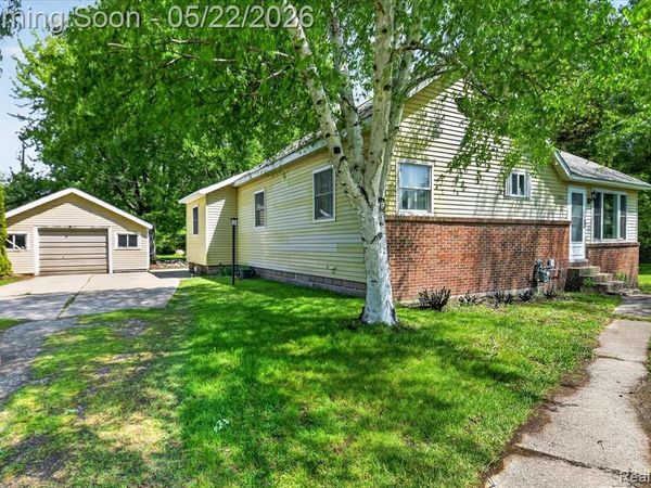 3660 Keewahdin Road, Fort Gratiot Twp, MI 48059