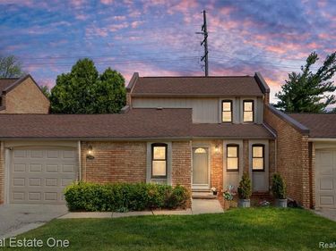 2903 Moon Lake Drive, West Bloomfield Twp, MI 48323