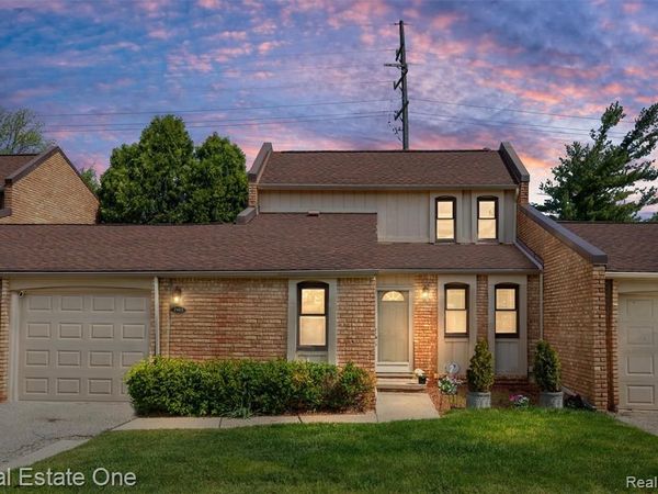 2903 Moon Lake Drive, West Bloomfield Twp, MI 48323