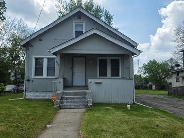 196 Beach Street, Pontiac, MI 48342
