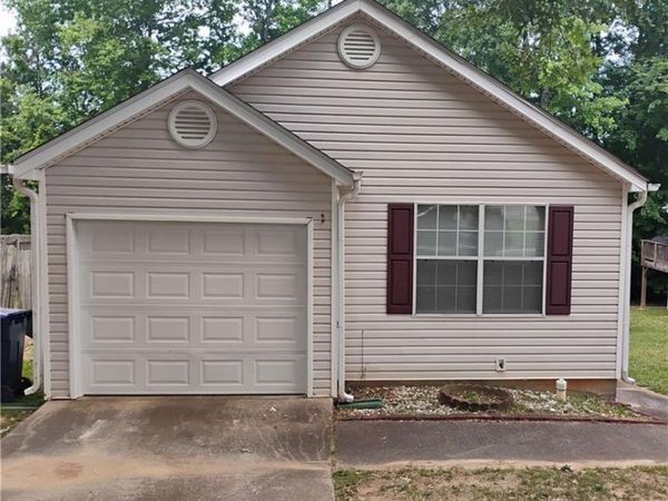 1596 Wembley Drive , Douglasville, GA 30134