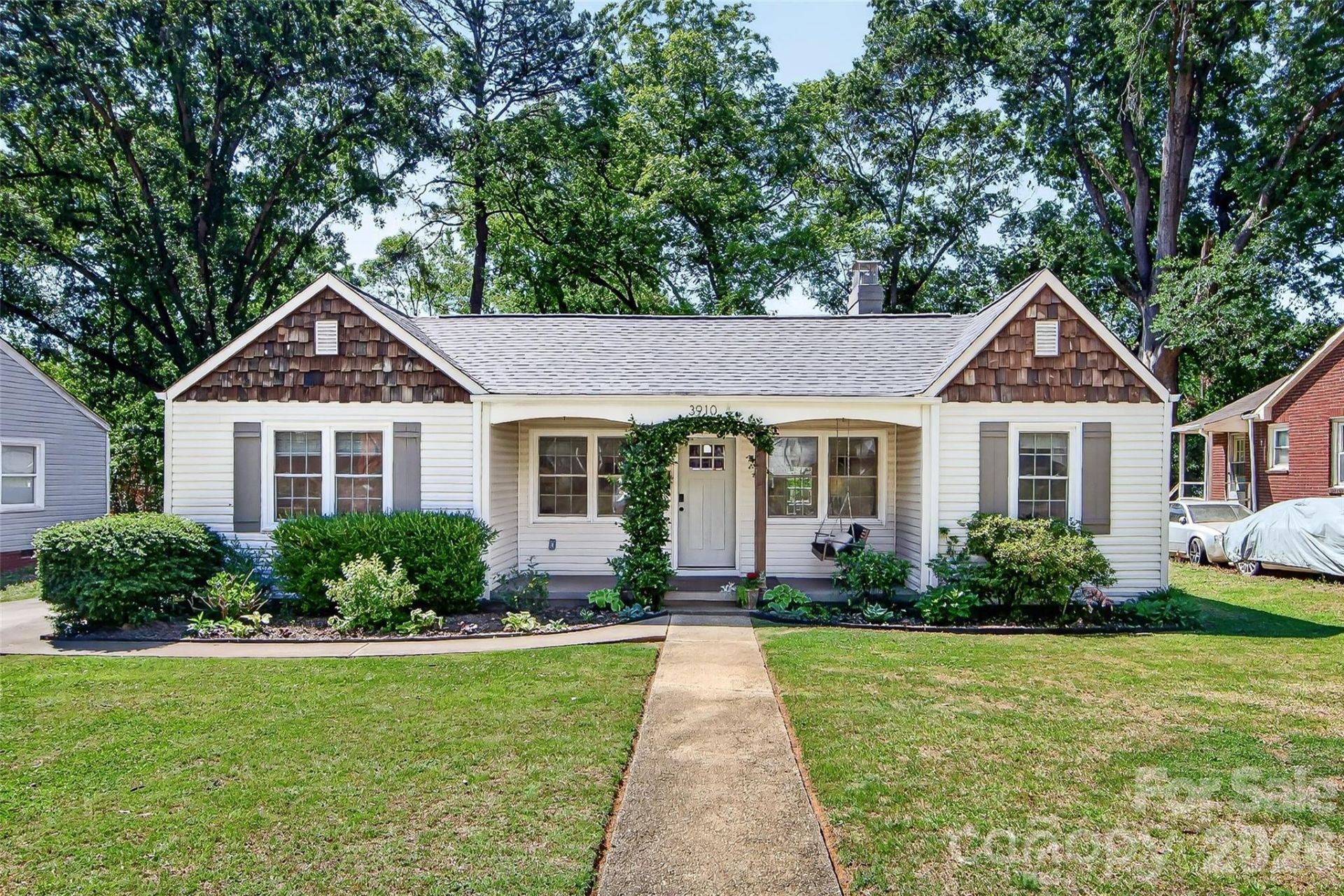 3910 Admiral Avenue, Charlotte, NC 28205 Main Photo