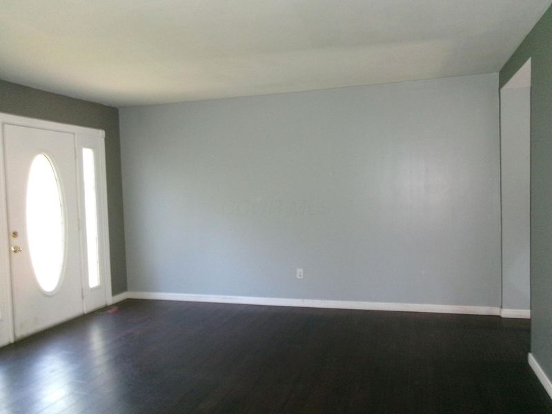 617 Simbury Street, Unit D-8, Columbus, OH 43228 Photo 3
