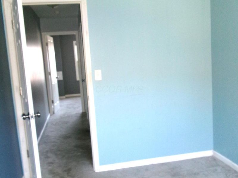 617 Simbury Street, Unit D-8, Columbus, OH 43228 Photo 7