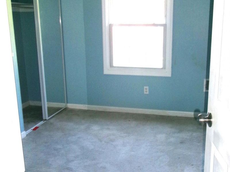 617 Simbury Street, Unit D-8, Columbus, OH 43228 Photo 8