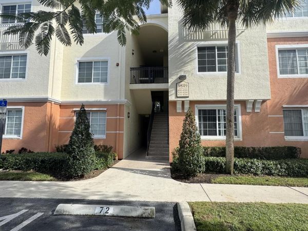 9849 Baywinds, Unit 8204, West Palm Beach, FL 33411