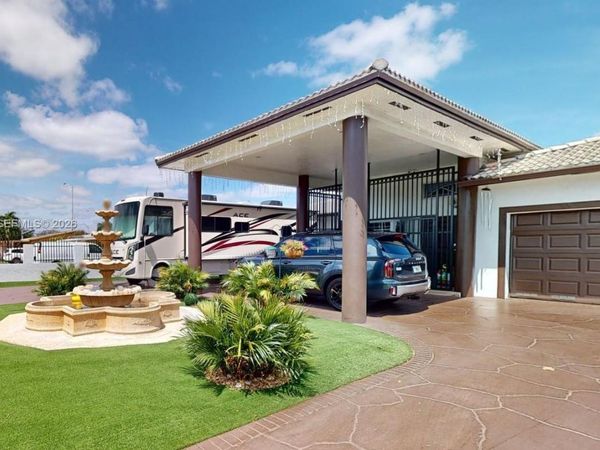 357 W 44th St , Hialeah, FL 33012