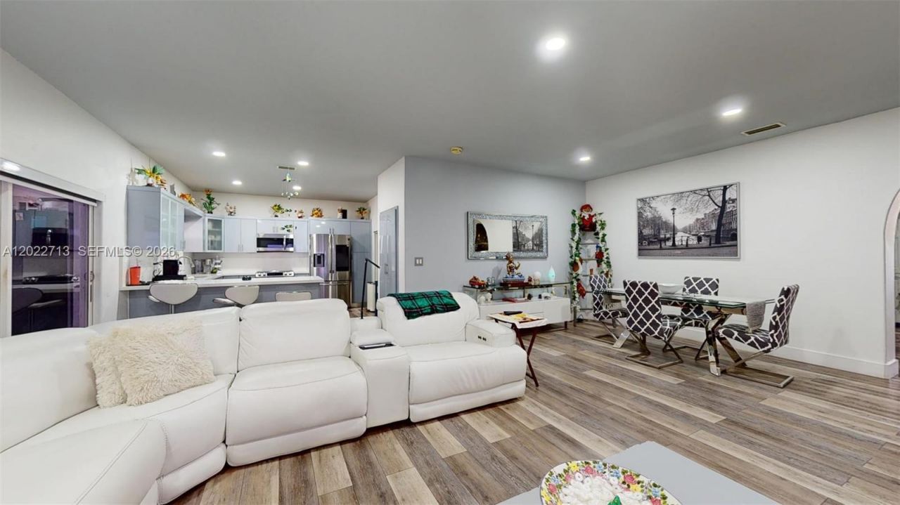 357 W 44th St , Hialeah, FL 33012 Photo